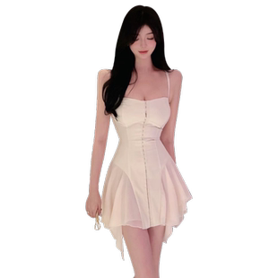 高级感甜辣纯欲收腰修身一字肩吊带连衣裙抹胸裙子蓬蓬A字裙女夏