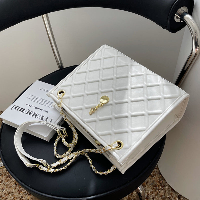 高级感女士包包夏季2023新款潮时尚菱格链条斜挎包质感单肩托特包