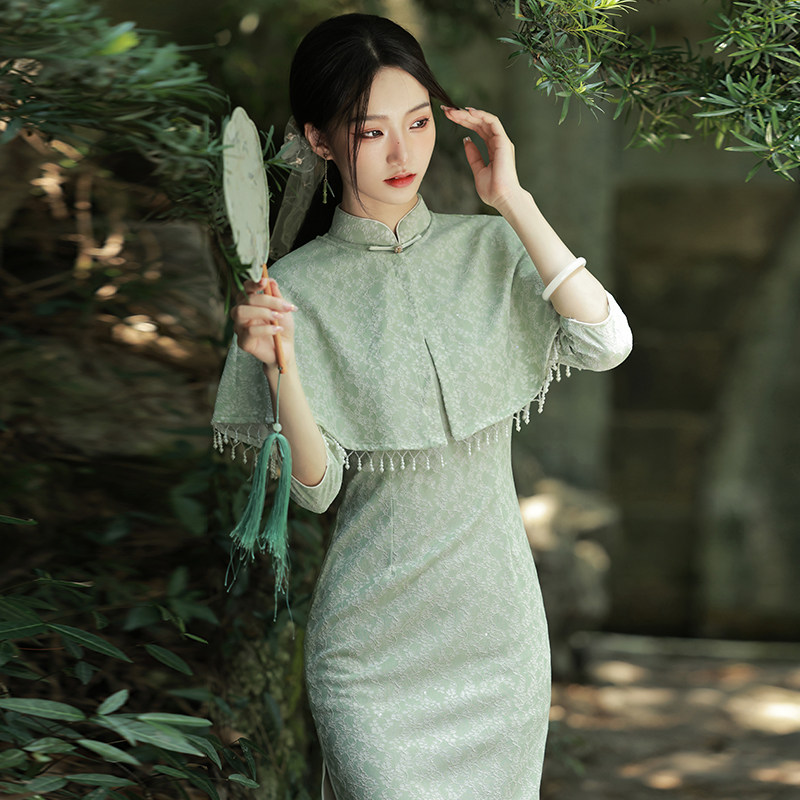 秋季旗袍短款年轻款少女小个子浅绿色优雅清新气质高端披肩两件套