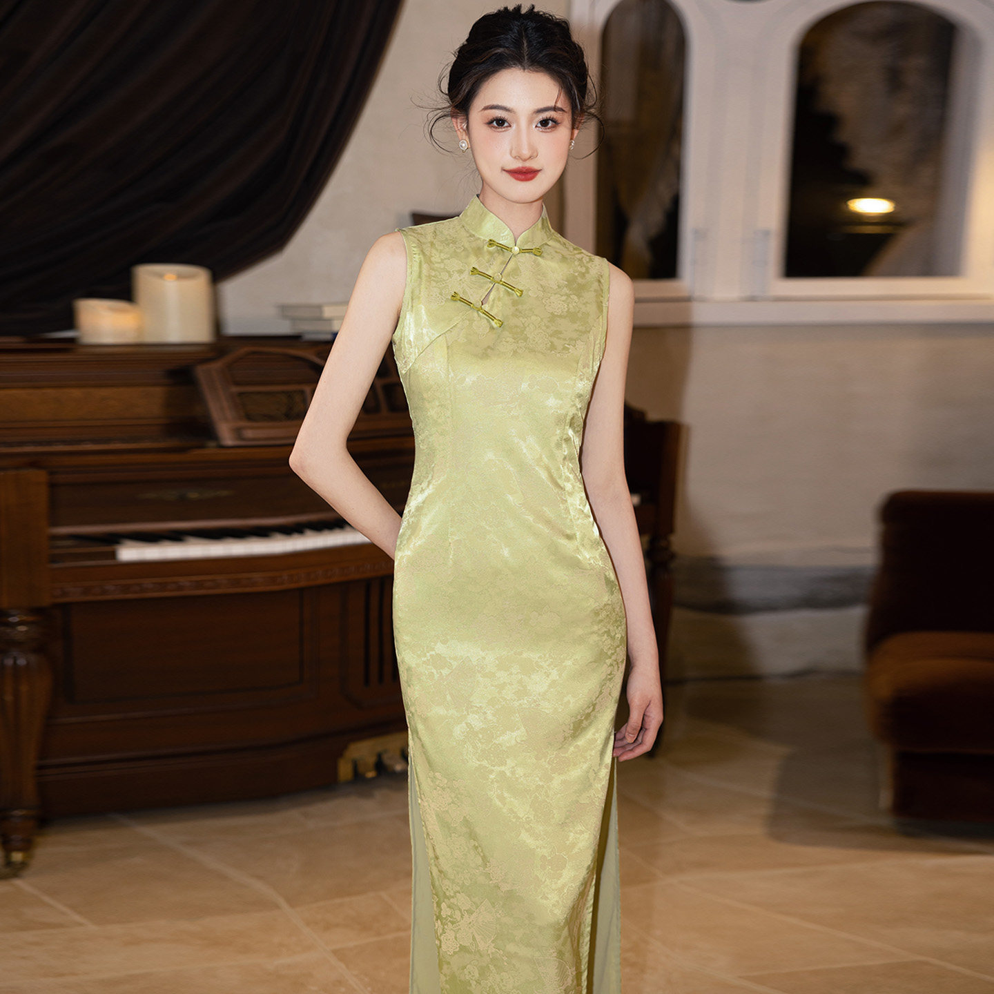 新中式绿色无袖旗袍长款到脚踝2025新款年轻款改良高端大气上档次