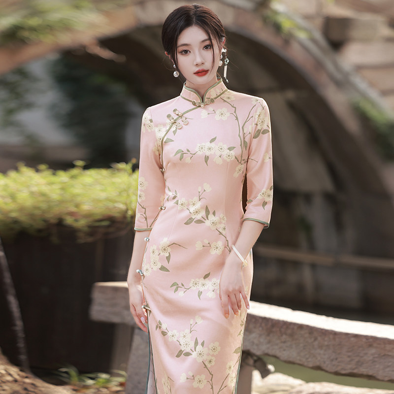 粉色印花麂皮绒旗袍春秋年轻款女