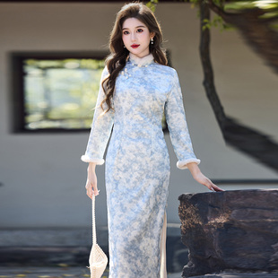 柔式减龄针织植绒旗袍秋冬长袖加厚加绒年轻款女新中式改良连衣裙