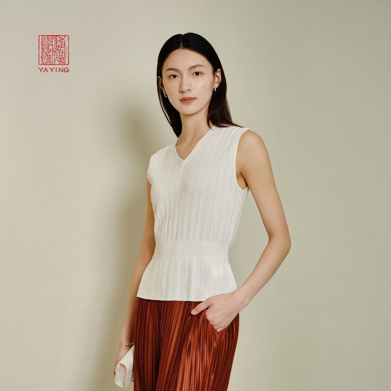 EP雅莹高端系列 桑蚕丝气质修身v领针织背心 2023秋冬新款9905A