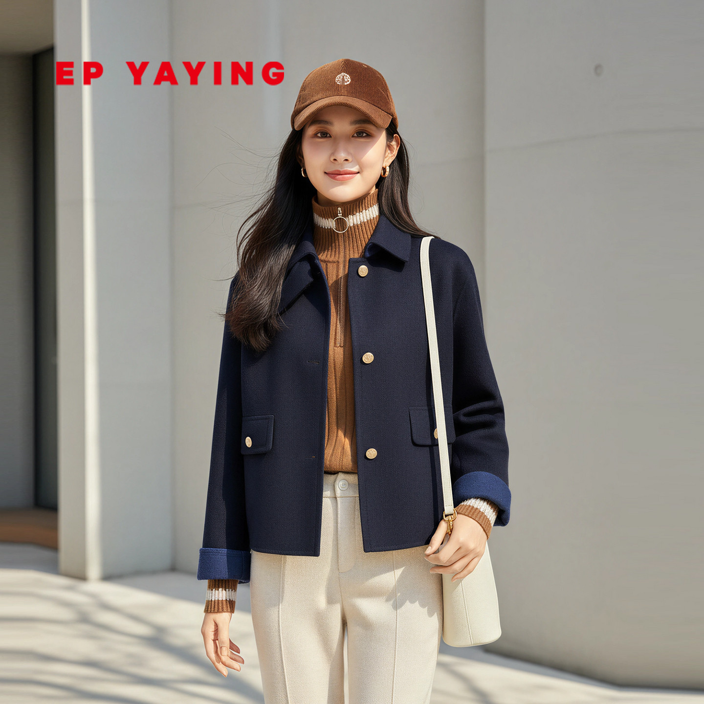 雅莹丝羊毛质感藏青短款毛呢大衣