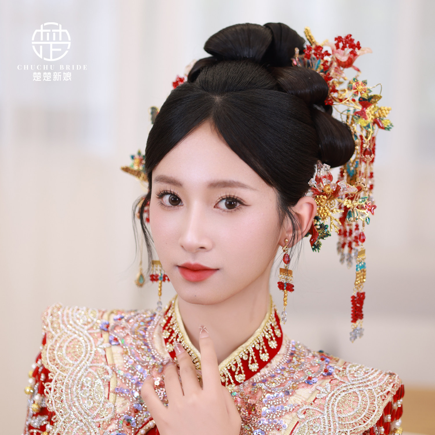 新款新中式新娘马面裙发饰套装国风高级感仿真花发簪小众气质头饰