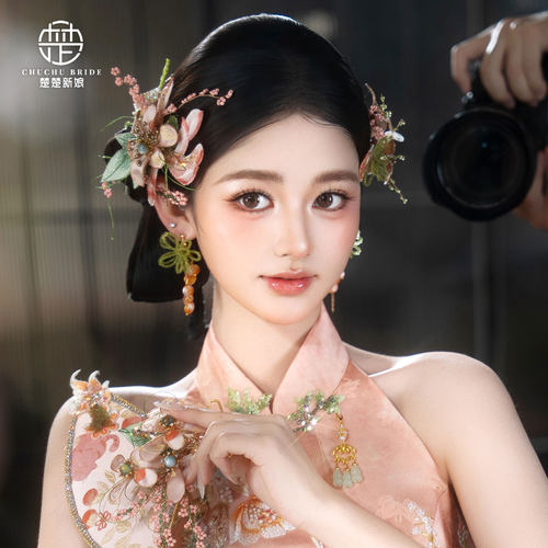 粉色花朵绿色串珠新中式新娘头饰