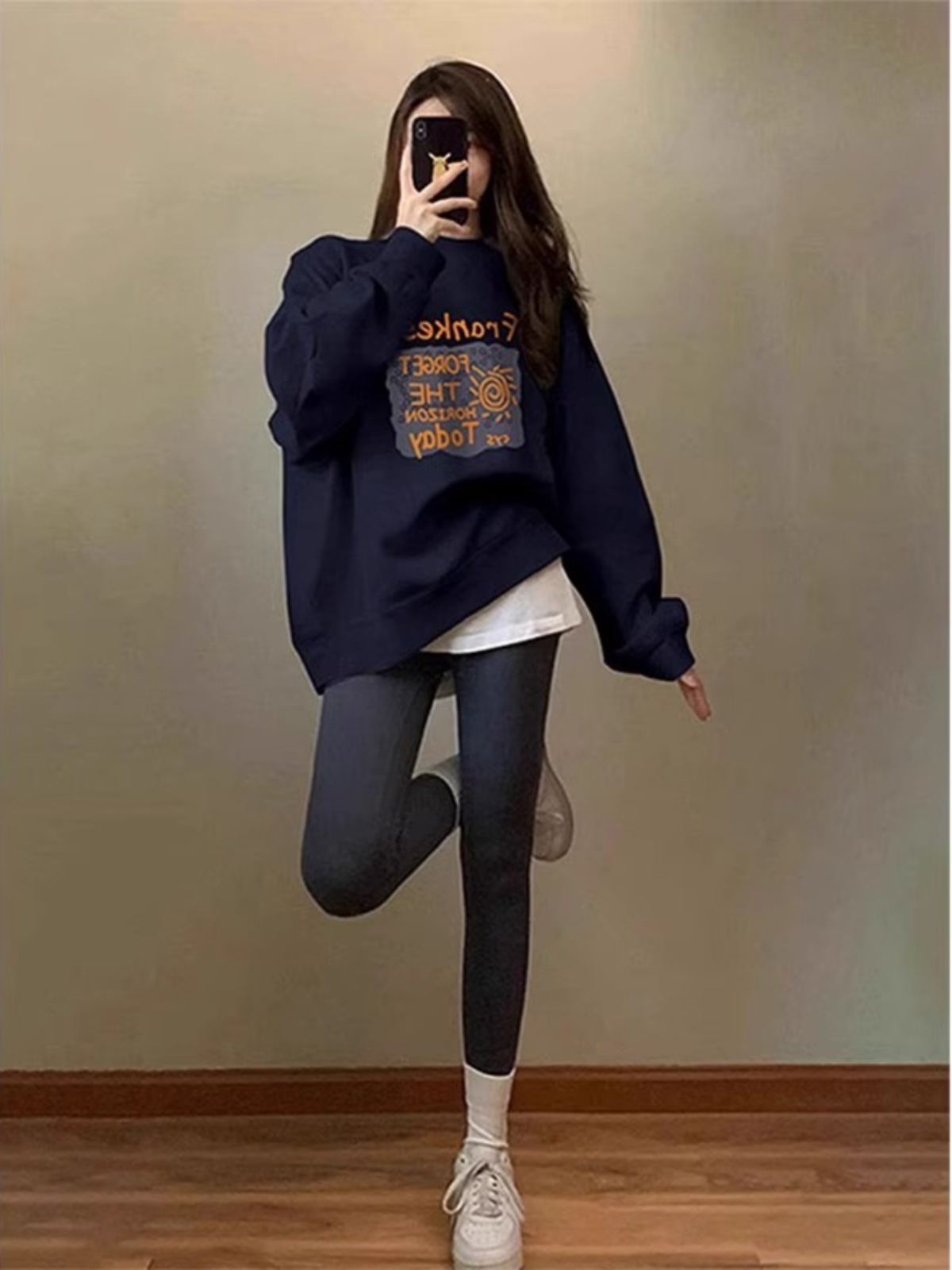 美式藏蓝色圆领套头卫衣女装春季中长款遮屁股加绒配鲨鱼裤的上衣