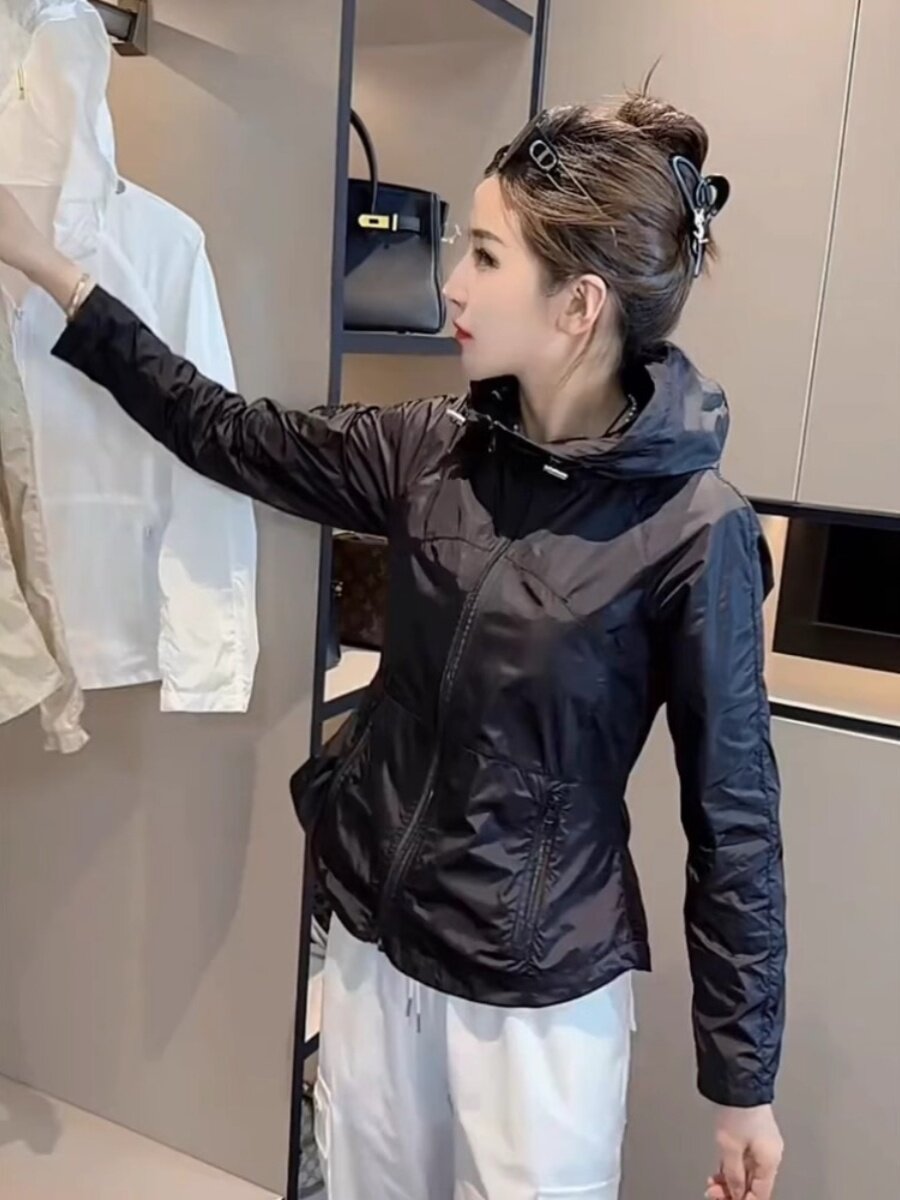 黑色冰丝绸防晒服装的妇女2025年新的夏季薄凉爽的腰瘦身看连帽运