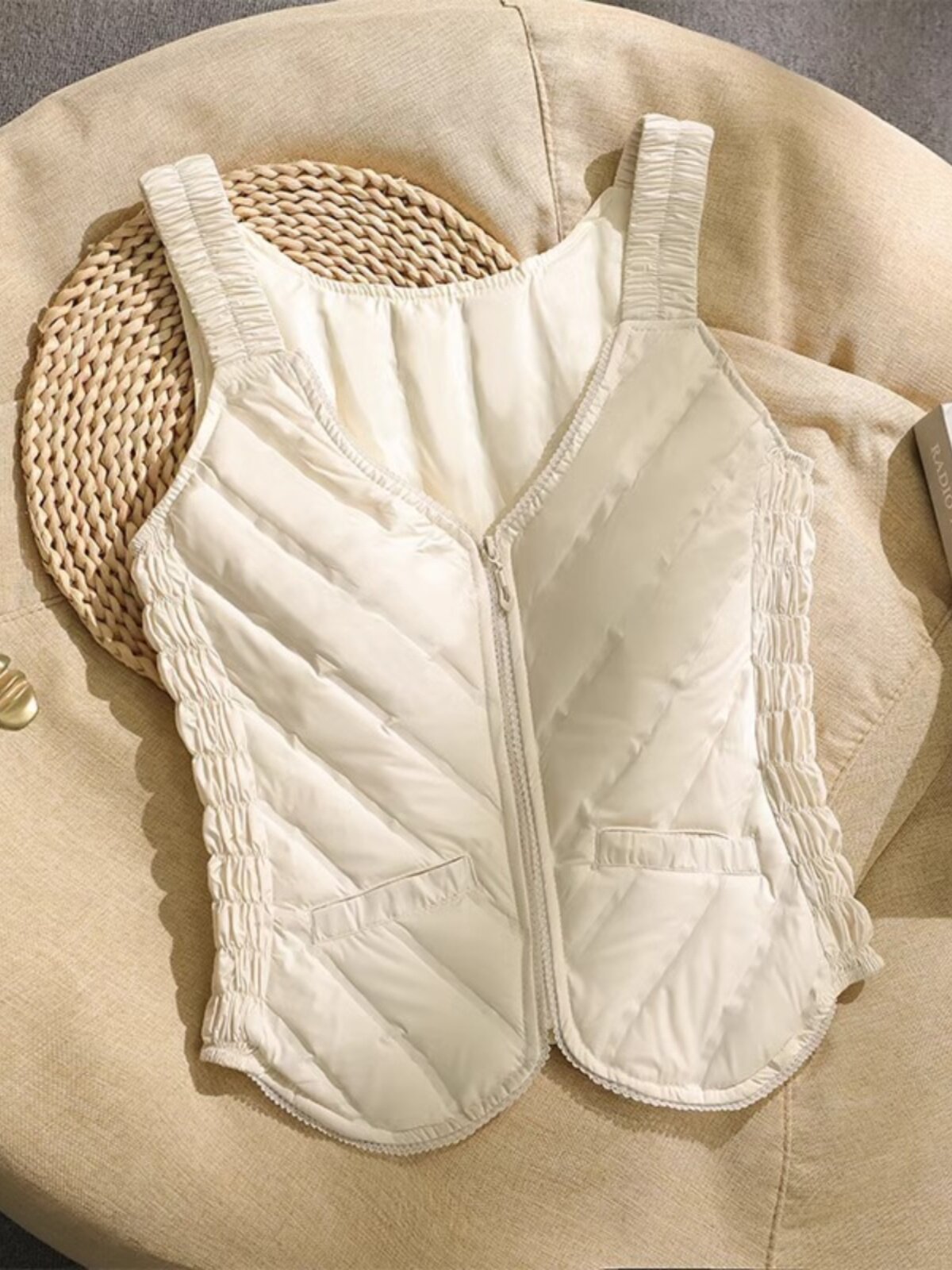 吊带棉衣马甲女2025秋冬新款欧货叠穿内搭背心小个子短款无袖上衣