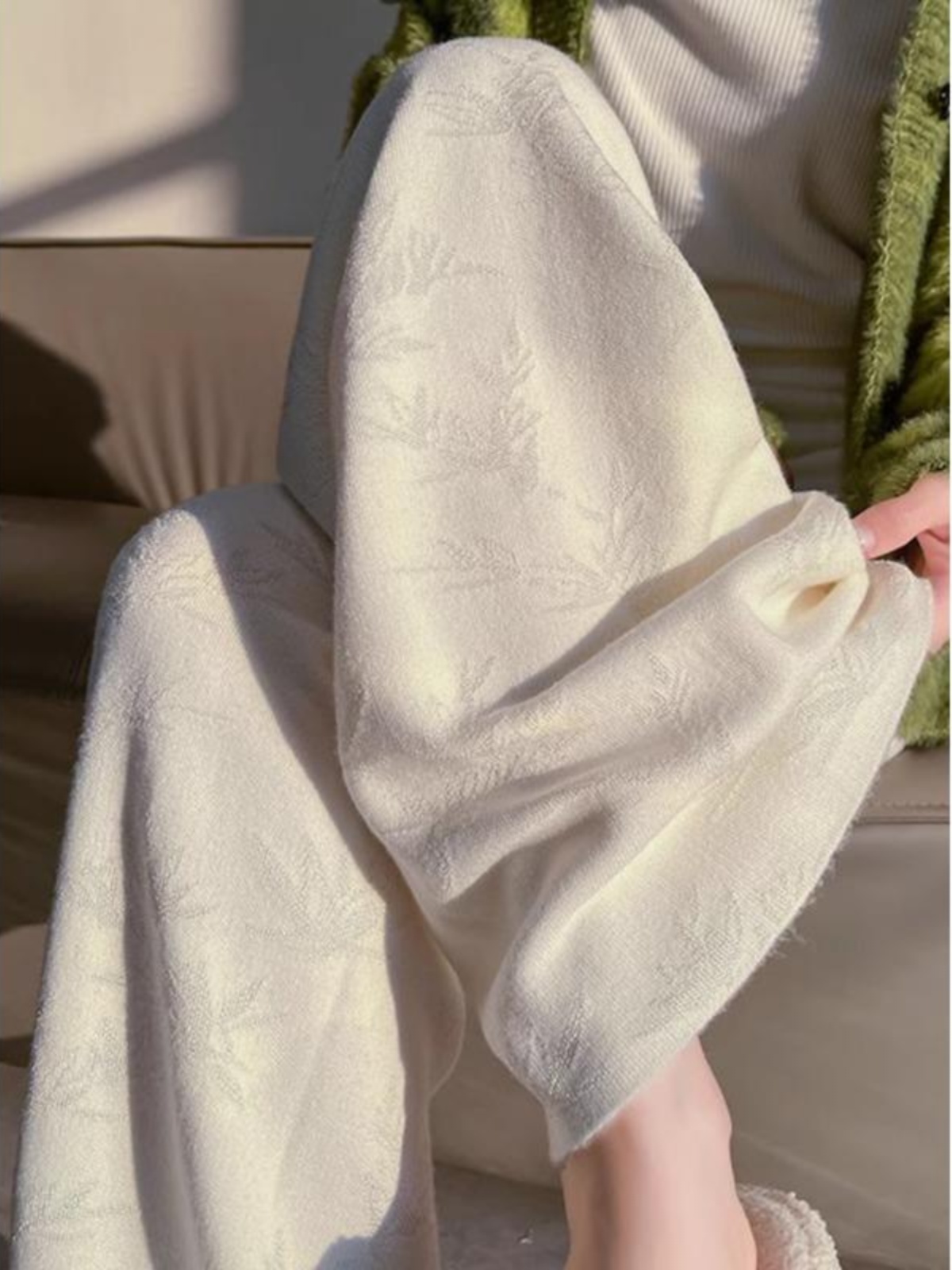 2026秋季新款女装白色民族风格高腰娇小褶皱阔腿裤