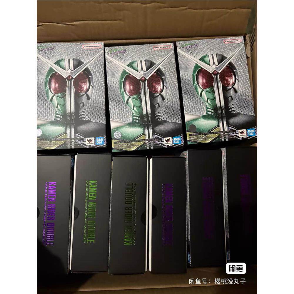 万代正品SHF假面骑士W图片