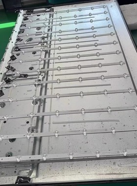 适用卡萨帝K55M300灯条CRH-B550D123030A110694J-REV2.0 B020792N