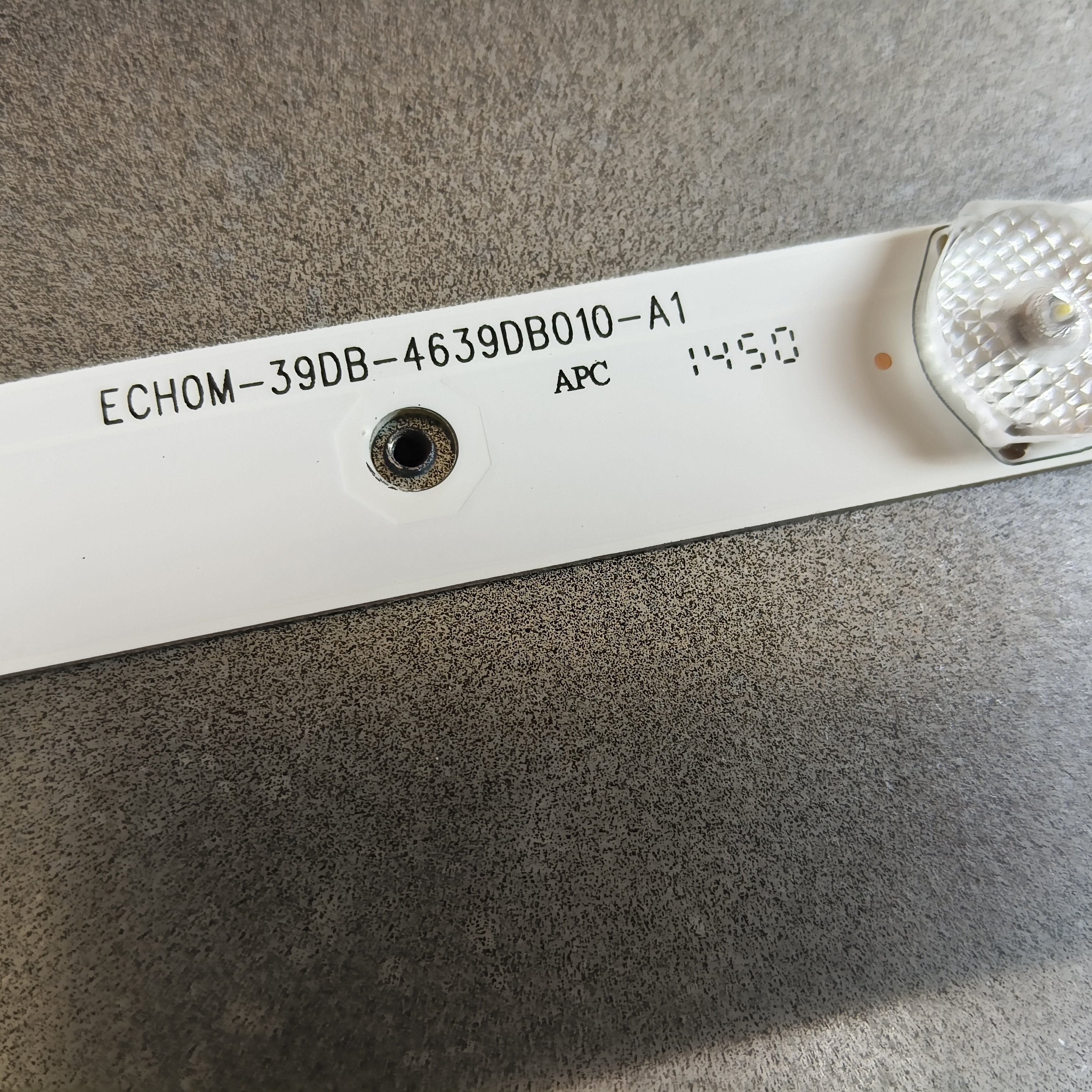 ECHOM LED39DB灯条ECH0M-39DB-4639DB010-A1 SKYWORTH 39DB-X2-R