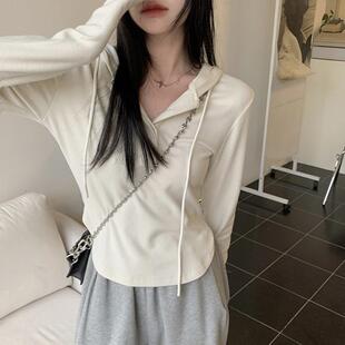 个性连帽T恤女秋冬新款不规则修身休闲学生上衣设计感长袖卫衣潮t