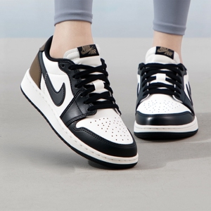 耐克AirJordan1黑白篮球鞋