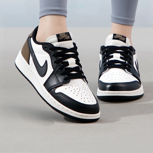 耐克AirJordan1黑白篮球鞋