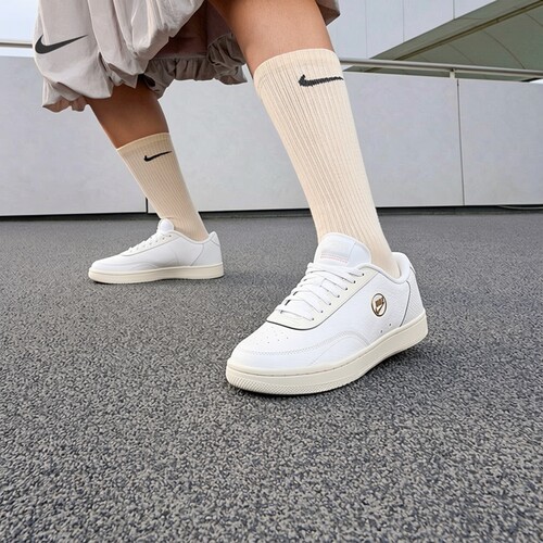 耐克女鞋复古牛皮舒适板鞋