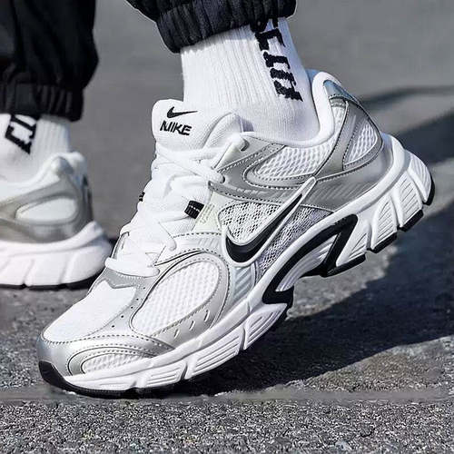 NIKE/耐克男鞋V5RNR休闲跑步鞋
