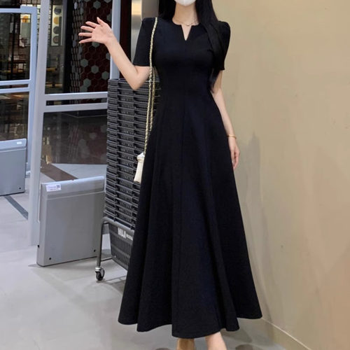 大码赫本风v领连衣裙女