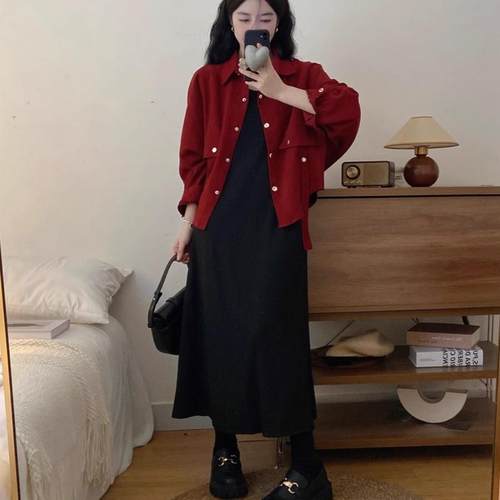 polo领红色衬衫背心裙两件套