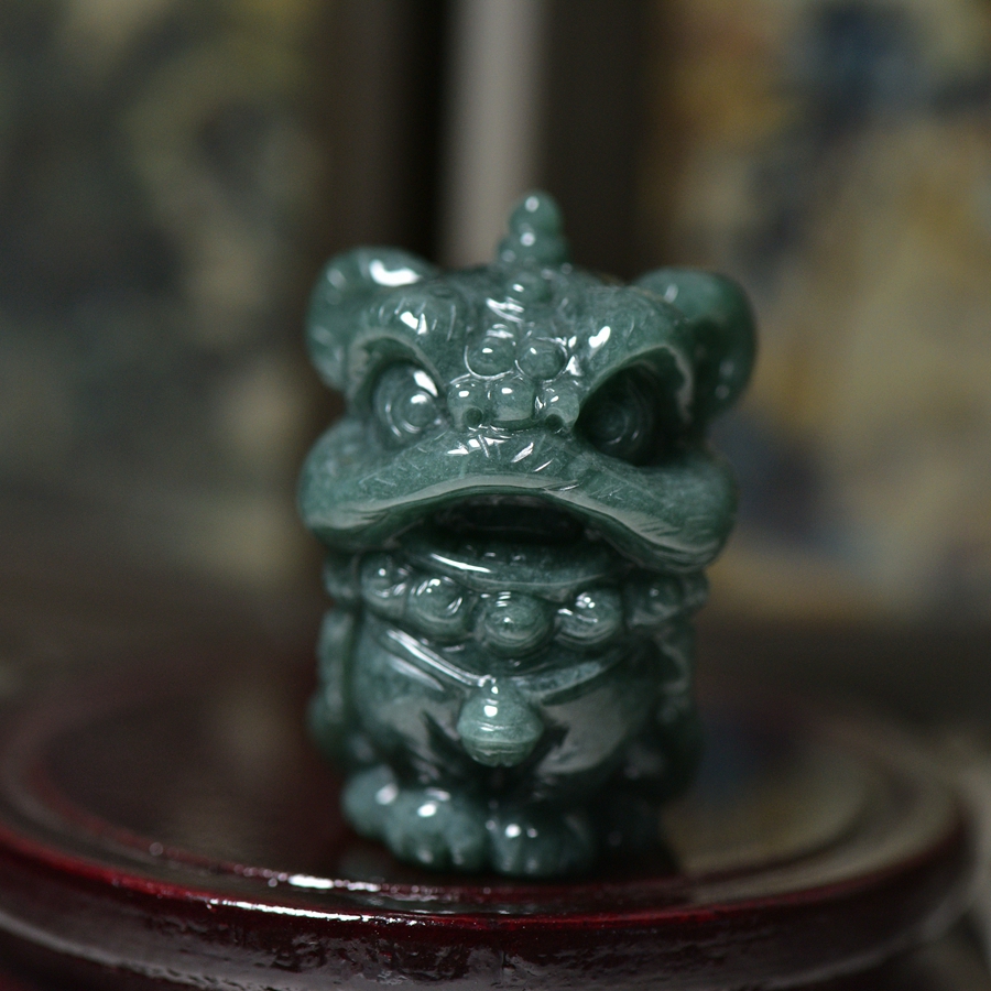 天然翡翠玉石醒狮摆件把件玉器狮子玉器小摆手玩件吊坠带证书