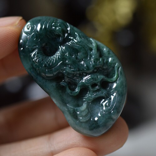 天然翡翠玉石花青飘花随形龙牌吊坠 正品翡翠玉珠宝龙牌雕件