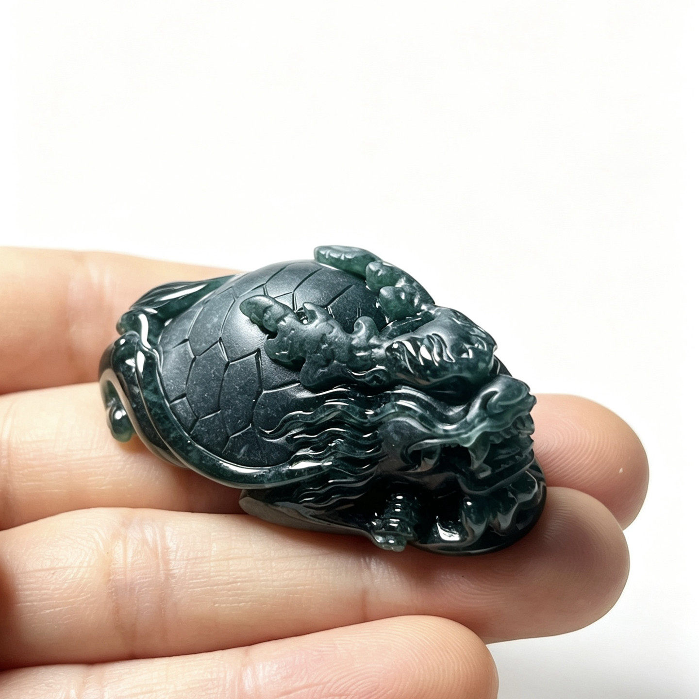 翡翠A货龙龟吊坠带证书
