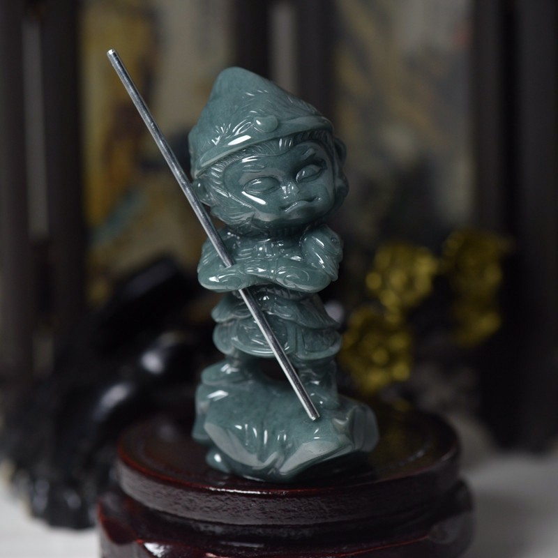 天然翡翠A货玉石孙悟空摆件齐天大圣孙悟空玉器摆饰带证书