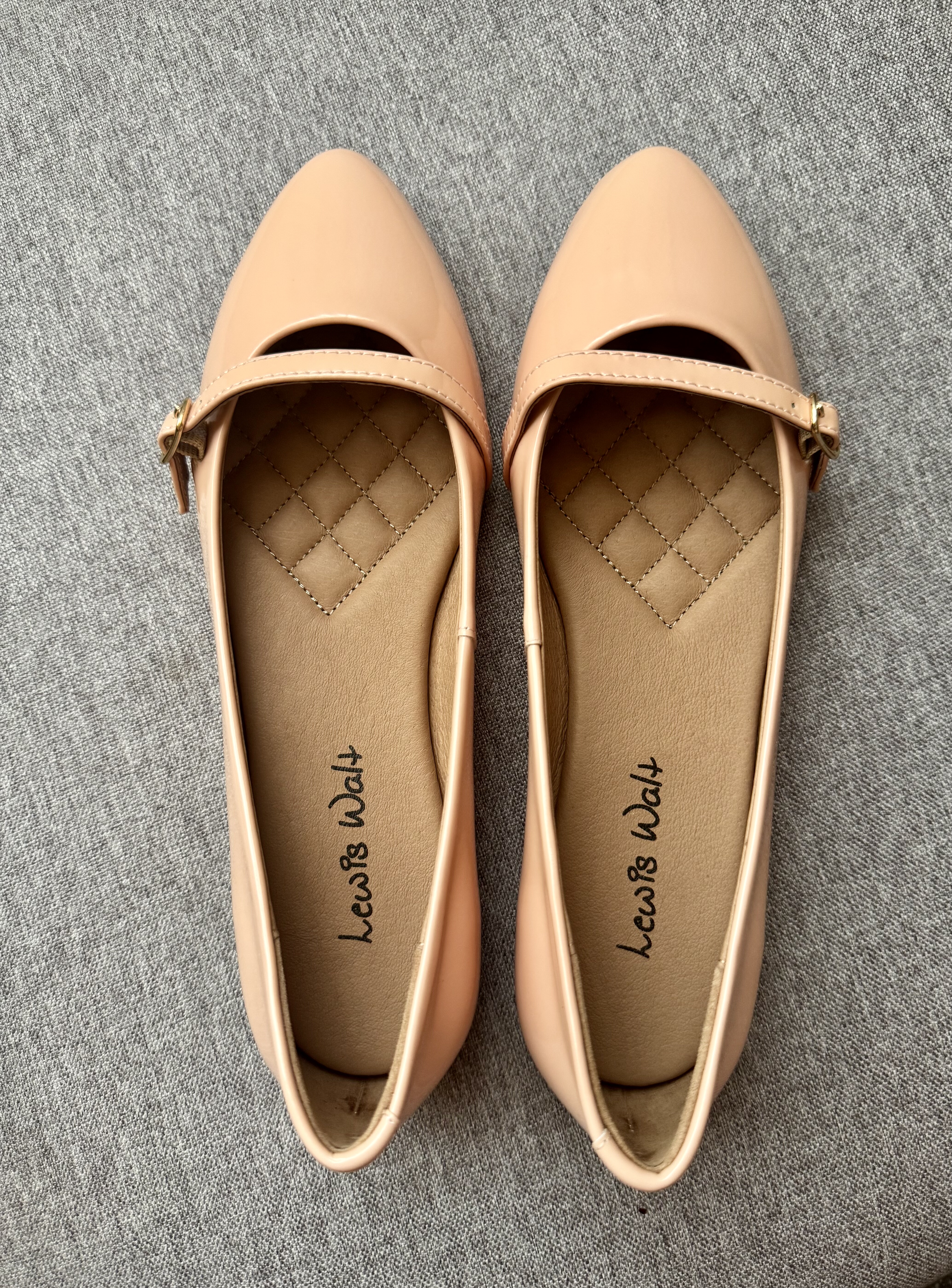 Lewis Walt 2025 双11 限量-浅口尖头牛漆皮法式玛丽珍平底单鞋女