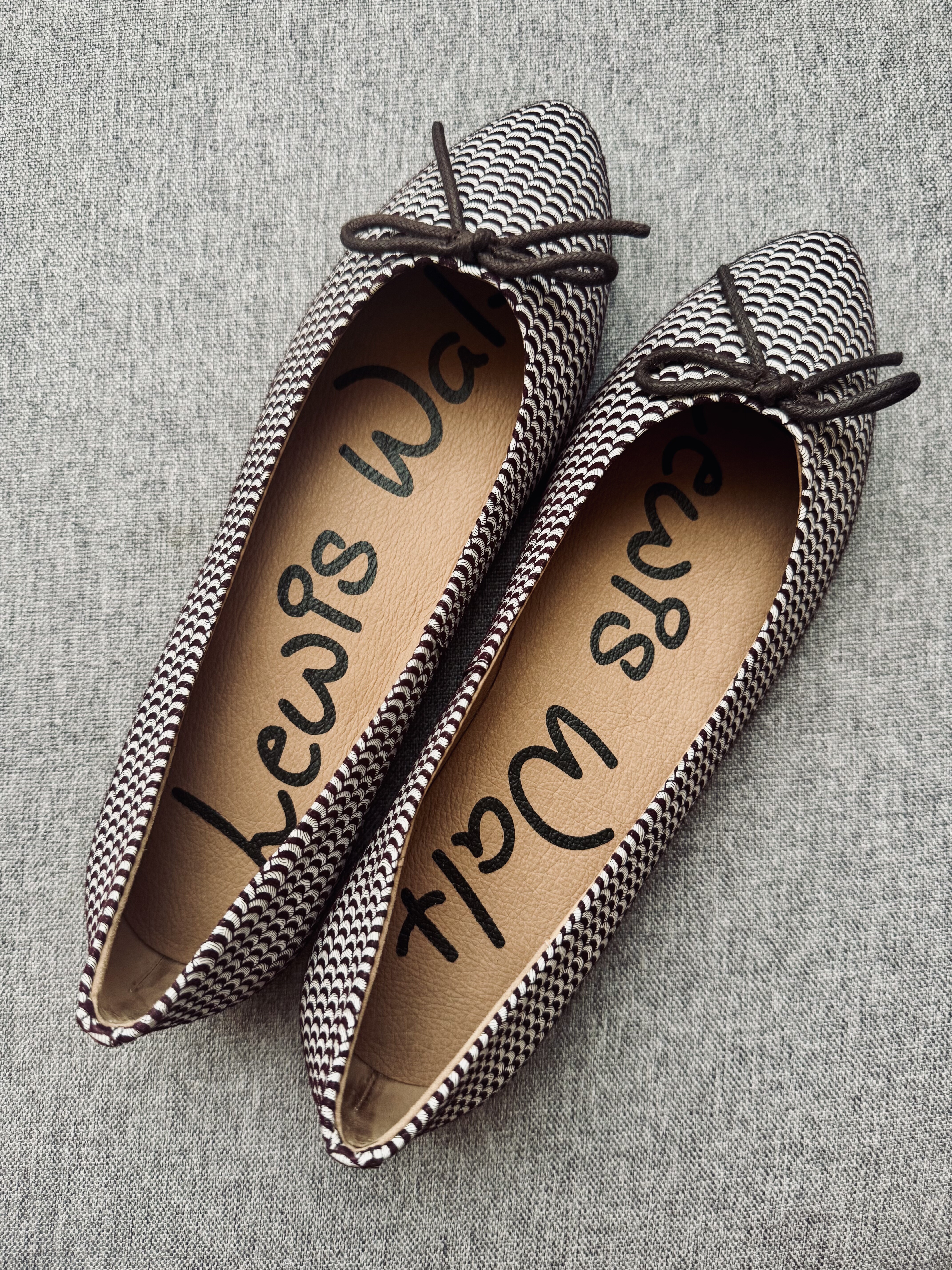 LewisWalt法式复古浅口尖头纯色羊漆皮蝴蝶结平底芭蕾单鞋软底