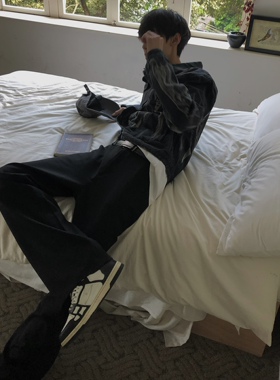 BUFANSTUDIO通勤休闲垂感微喇西裤廓形开衩金属扣干净男穿搭长裤