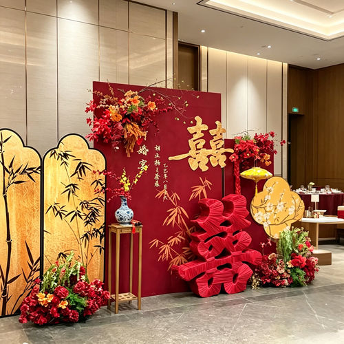 订婚宴布置装饰场景2026新中式背景墙高级感定亲结婚全套kt板摆件