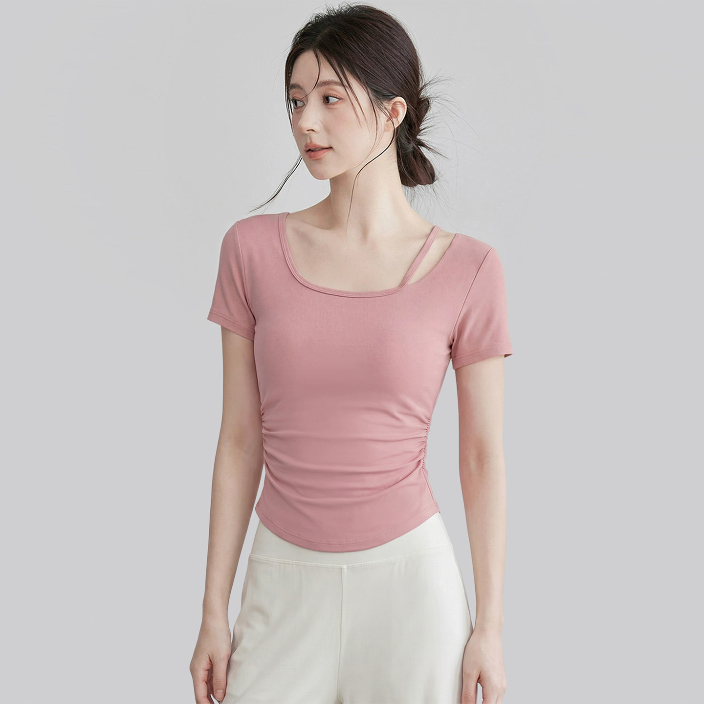 带胸垫瑜伽服短袖女健身运动上衣图片