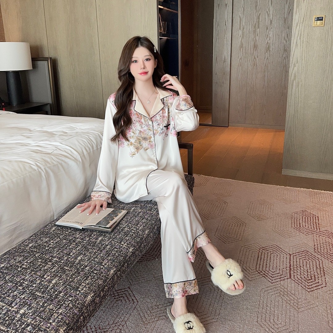 CD小蜜蜂花蝶冰丝睡衣女大牌时尚高级感春秋季三件套家居服套装