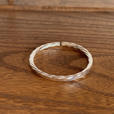 千凤银足银999轻奢莫比乌斯手镯