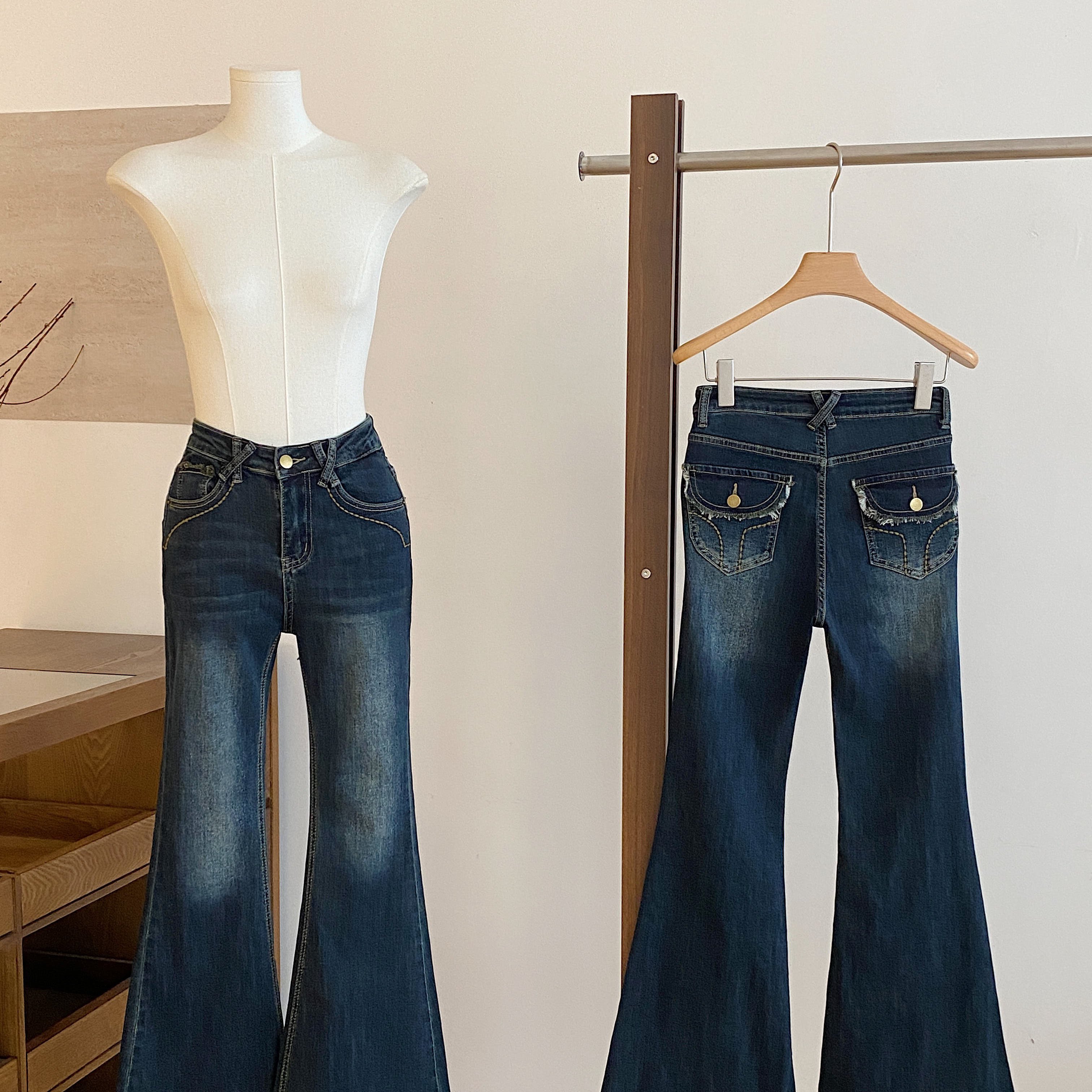 希野逸儿/高腰丰胯美式微喇牛仔裤显瘦弹力修身百搭2025秋季款女