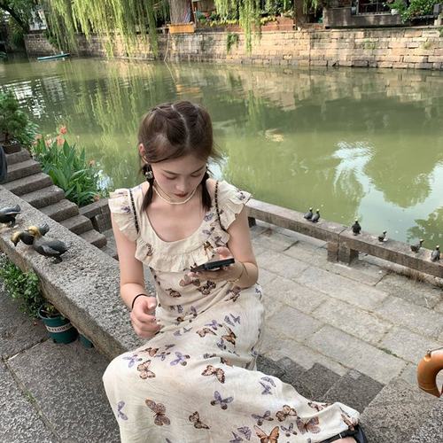 cheese'小蝴蝶'长裙女春夏内搭法式a字收腰修身显瘦U领斜裁连衣裙