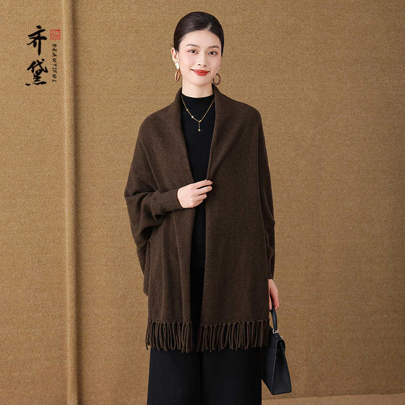棕色羊绒针织衫女2025冬季新款妈妈洋气百搭羊毛披肩斗篷开衫外套