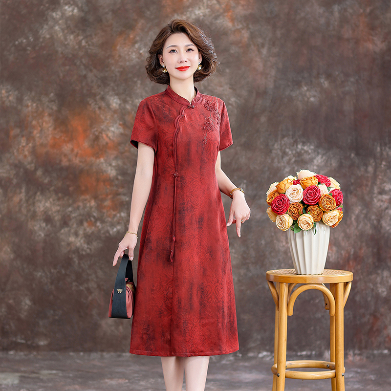 齐黛品牌喜婆婆礼服2025新款轻奢香云纱连衣裙刺绣真丝旗袍婚宴装