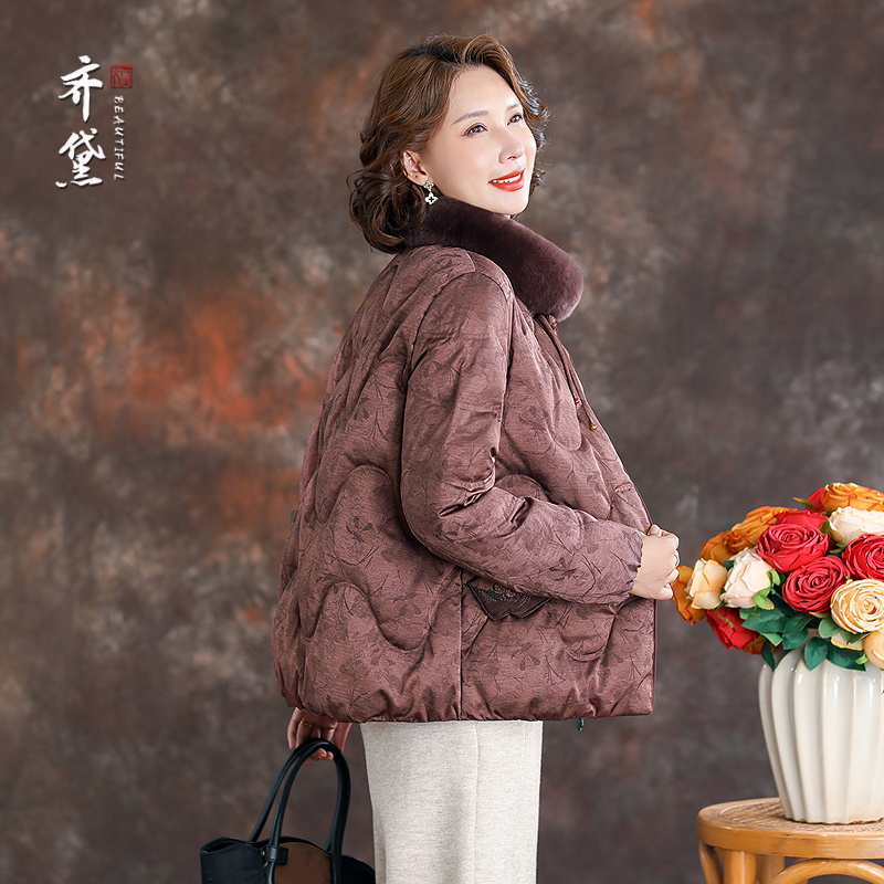 齐黛中年妈妈五十多岁洋气羽绒服女2025冬季新款毛领鸭绒短外套