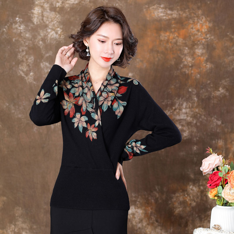 V领气质打底羊毛衫女秋冬款长袖贴身内搭可外穿羊绒衫妈妈年轻款