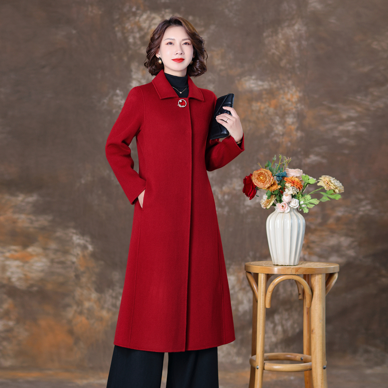 喜婆婆新款红色羊绒大衣婚礼装