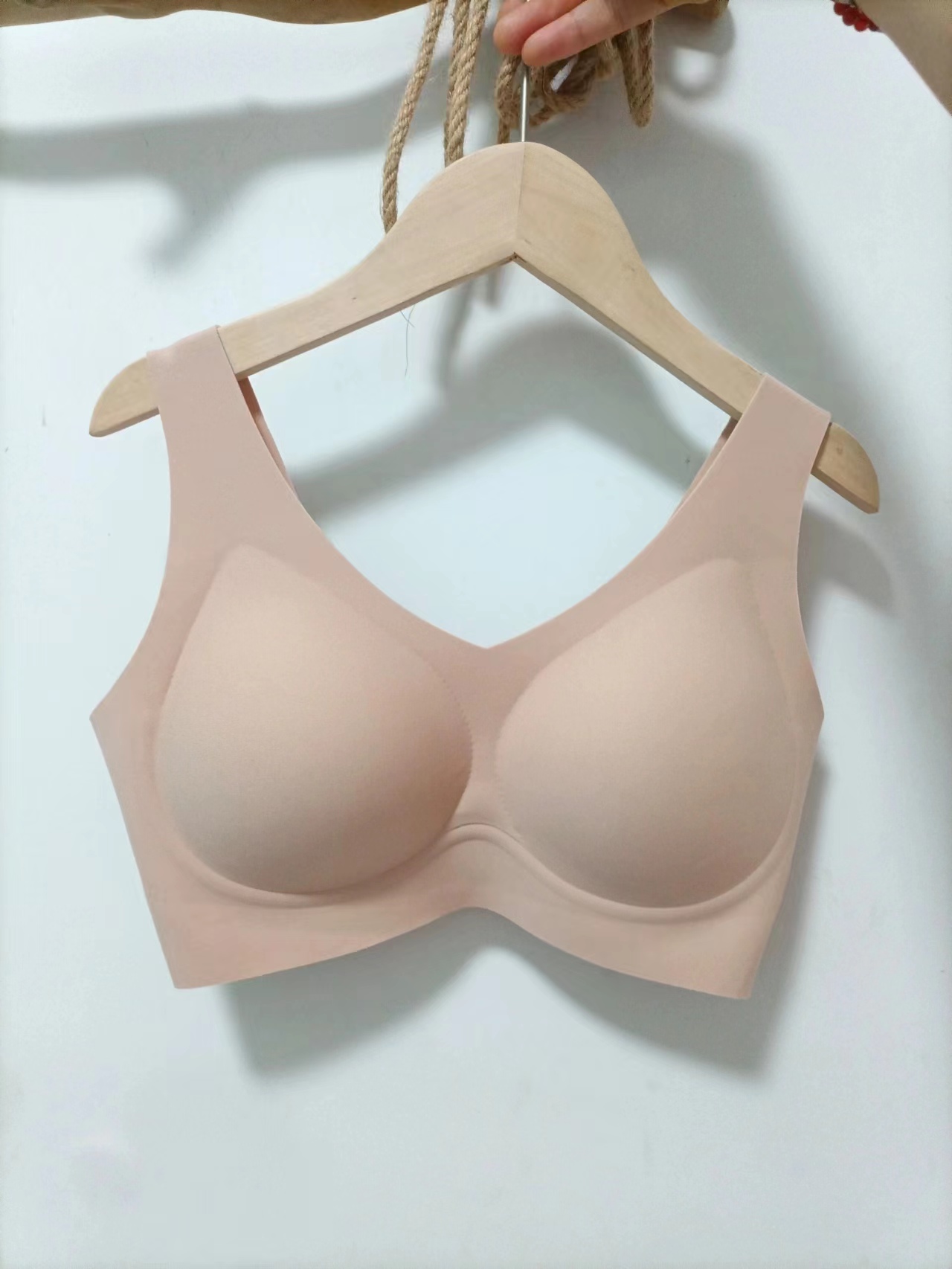 简约无钢圈无痕固定杯背心式文胸