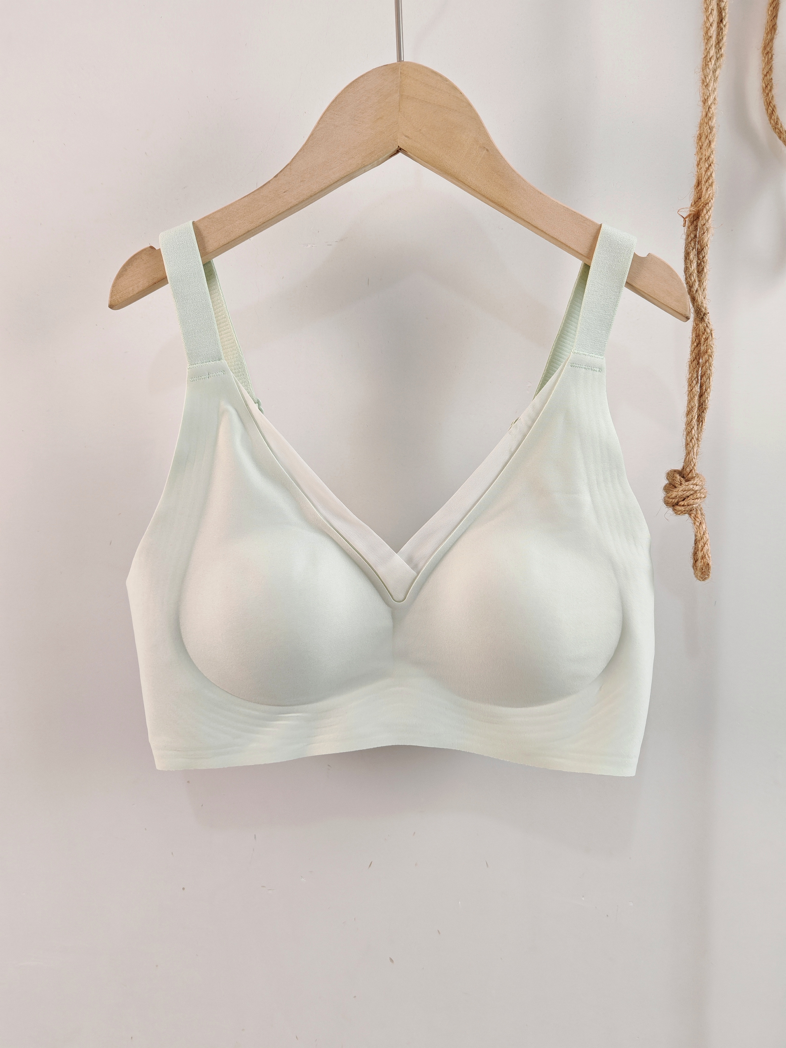实体店乳胶款~超薄显小提拉内衣
