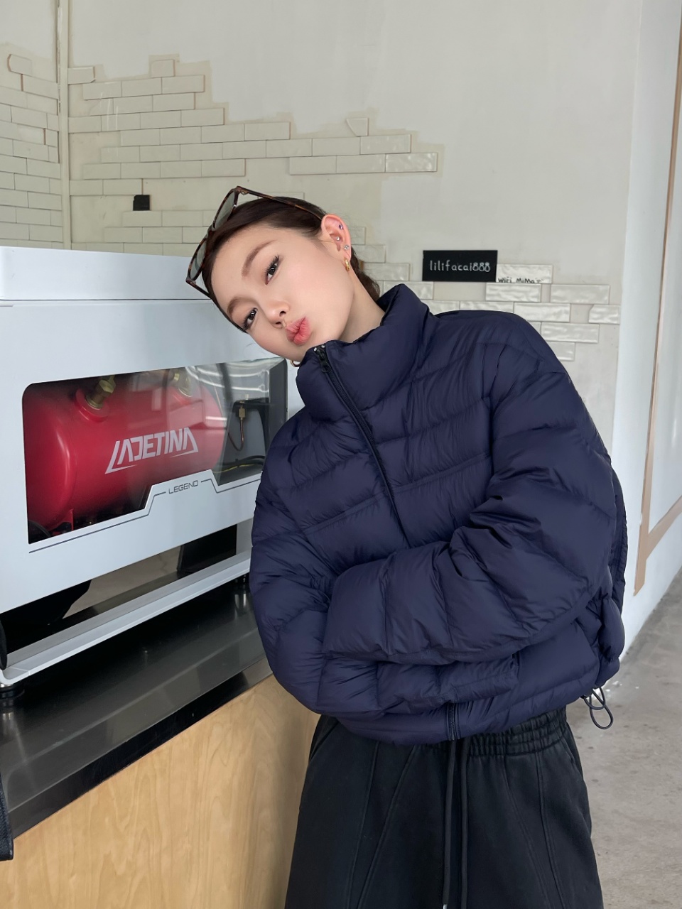 90白鸭绒排骨羽绒服女2025新款轻薄立领泡芙小个子黑色短款外套爆