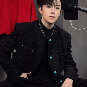 (网络图慎用有大货)小香风男圆领个性扣子短款外套 313B-J77-P135图片