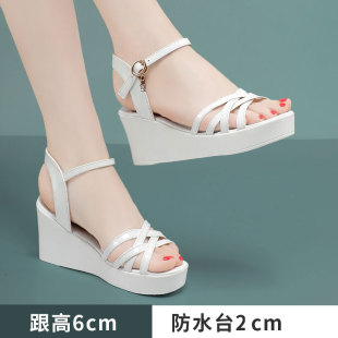 罗马女防水台高跟鞋 6cm白坡跟凉鞋 大码 新款 一字扣 女厚底软底夏季