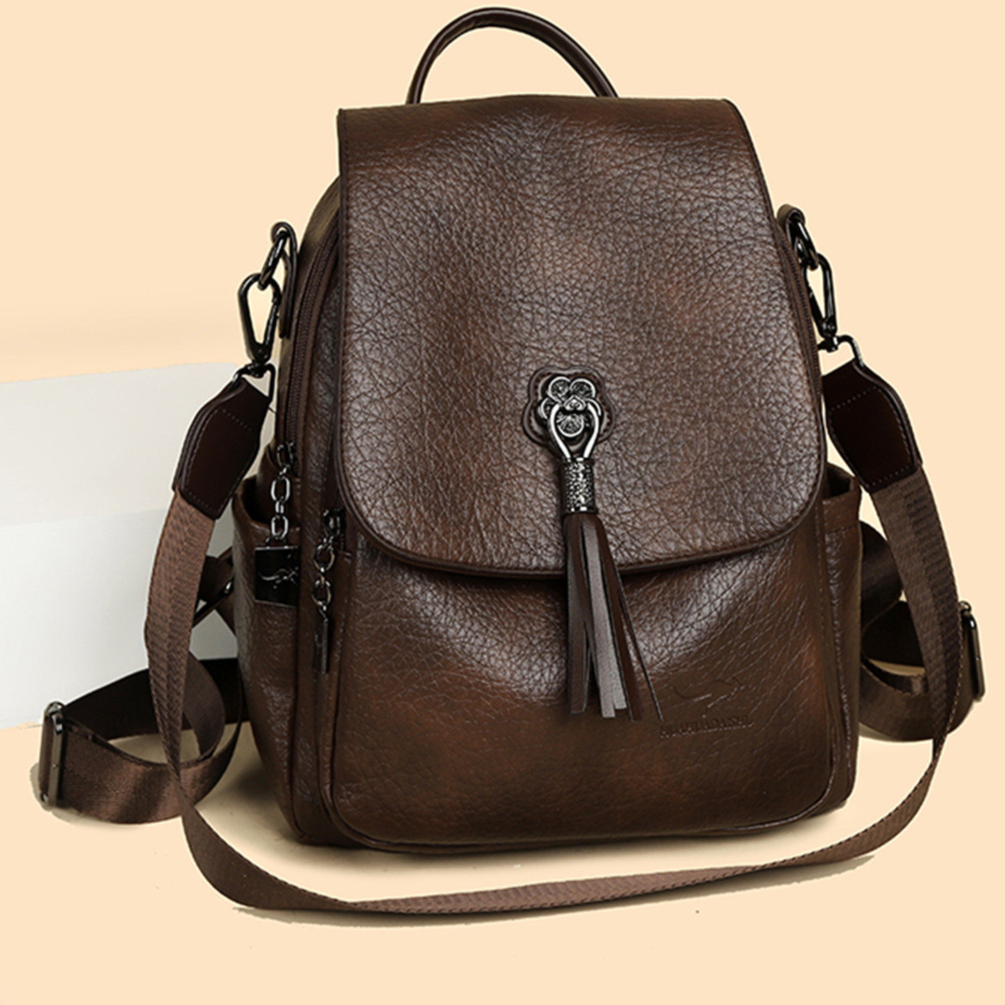 品牌真皮双肩包女2025新款旅行背包高级感双肩包女旅游轻便大容量