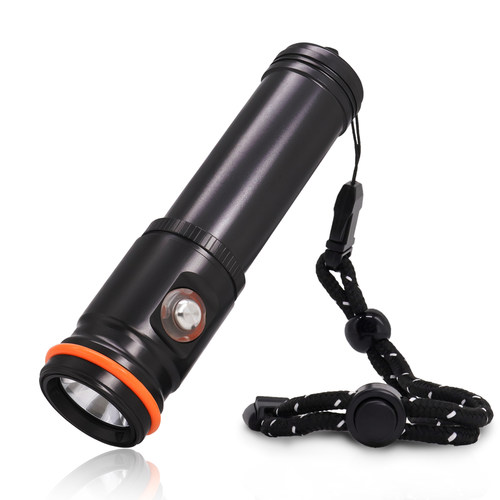 Type-C充电2000流明IP68潜水电筒