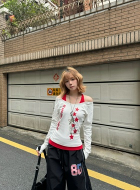 17HOURS 假两件套长袖打底红色挂脖美式印花字母星星辣妹紧身上衣